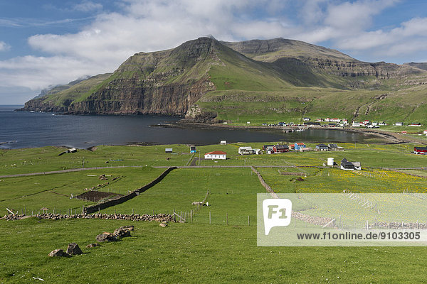 Die Ortschaft Fámjin  Westküste von Suðuroy  Färöer-Inseln  Dänemark