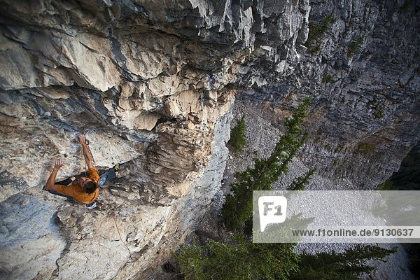 Berg  Mann  Sport  Sonnenuntergang  Höhle  Canmore  Alberta  Alberta  Kanada  klettern