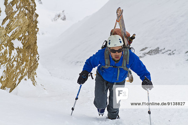 hoch oben Skifahrer unbewohnte entlegene Gegend Kananaskis Country Chester steil