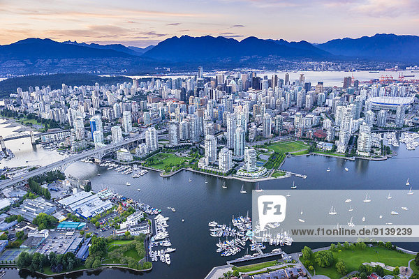 Bach  Fokus auf den Vordergrund  Fokus auf dem Vordergrund  unaufrichtig  Vancouver