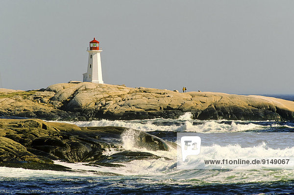 Küste Hintergrund Leuchtturm zerbrechen brechen bricht brechend zerbrechend zerbricht Gewölbe Peggys Cove Nova Scotia Kanada Nova Scotia Neuschottland Wasserwelle Welle