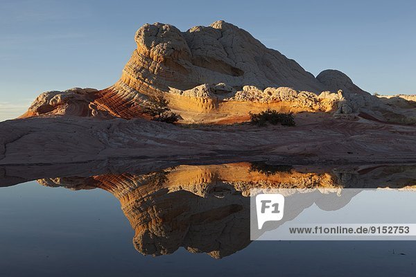 Vereinigte Staaten von Amerika  USA  Sonnenuntergang  Steilküste  Landschaftlich schön  landschaftlich reizvoll  weiß  Spiegelung  Arizona  Schlucht  Sandstein