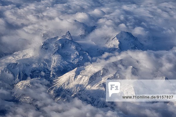 zwischen  inmitten  mitten  Berg  Fotografie  Küste  vorwärts  Richtung  Fernsehantenne  britisch