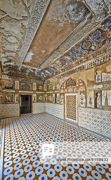 Innenaufnahme des Itimad-ud-Daula Mausoleum  Agra  Uttar Pradesh  Indien