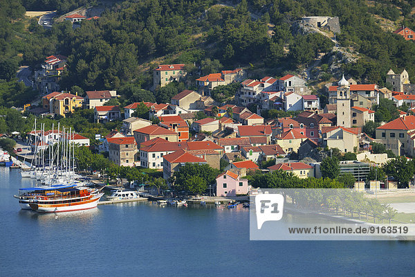 Segeln Städtisches Motiv Städtische Motive Straßenszene Straßenszene Schiff Fokus auf den Vordergrund Fokus auf dem Vordergrund Kroatien Dalmatien