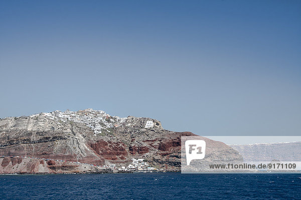 Griechenland  Kykladen  Santorini  Blick von der Fähre nach Oia