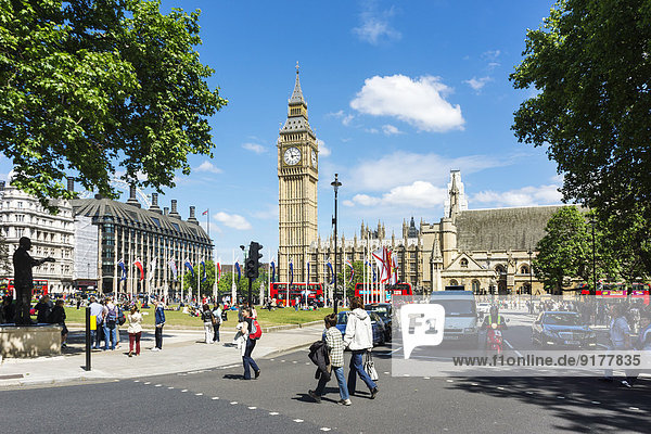 United Kingdom  England  London  Westminster  Parliament Square with Palace of Westminster and Elizabeth Tower