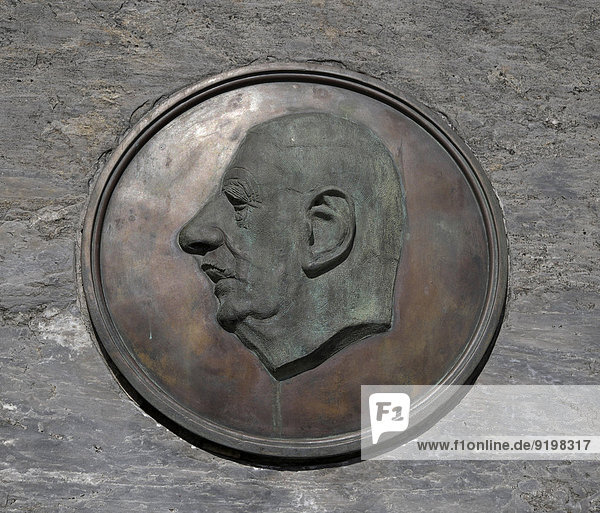 Gedenkplatte an Charles de Gaulle  Sneem  County Kerry  Irland
