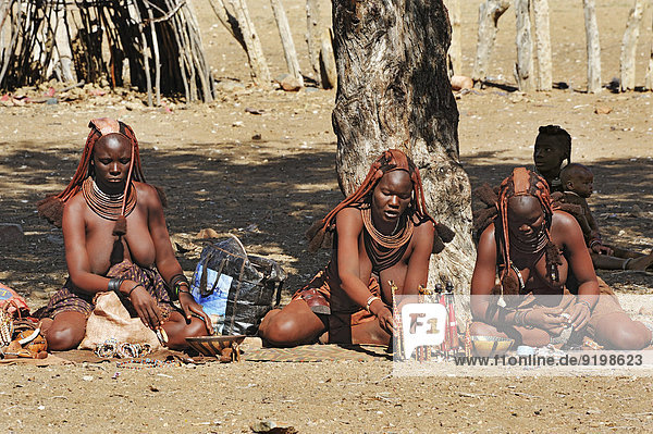 Frau Dorf schnitzen verkaufen Namibia