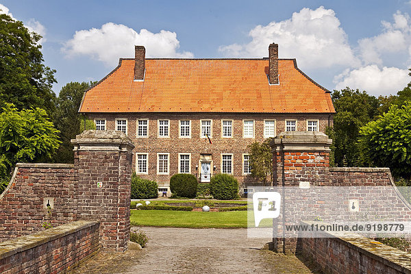 Haus Venne moated castle  Drensteinfurt  Munsterland  North Rhine-Westphalia  Germany