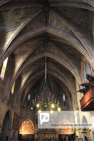 Innenraum der Kirche Sant Jaume in Alcudia  Mallorca  Spanien
