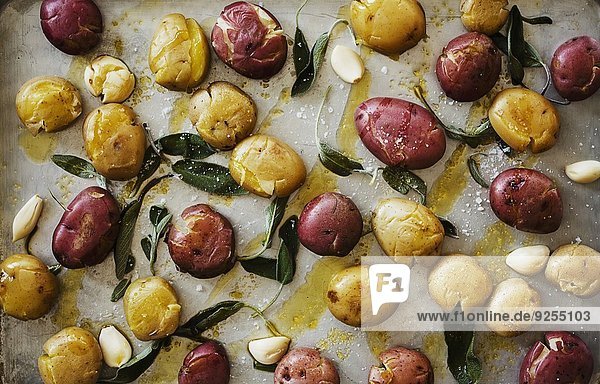 Kartoffeln mit Knoblauch und Salbei