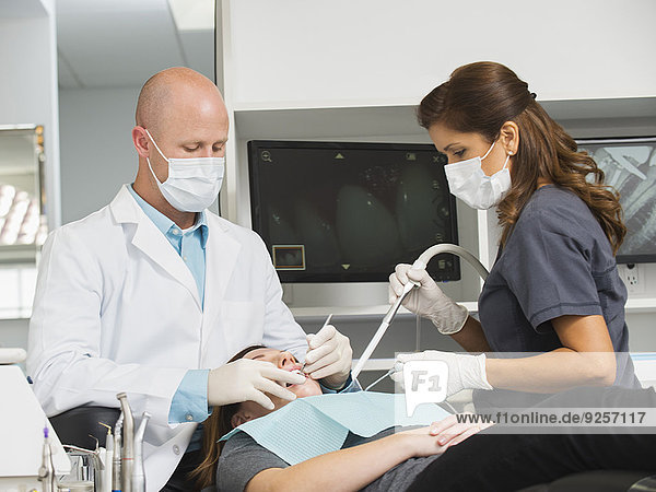 Patientin Zahnarzt