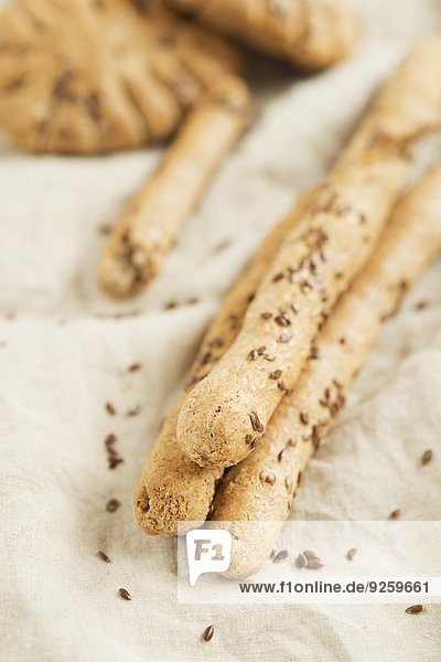 Vollkorn-Brotsticks mit Leinensamen