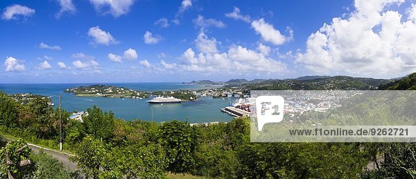 Karibik  Kleine Antillen  St. Lucia  Blick auf Castries und Hafen