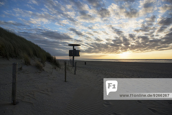 Niederlande  Ouddorp  Wachturm am Strand