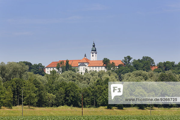 Deutschland Bayern Oberbayern Wasserburg am Inn Kloster Attel