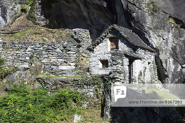Schweiz  Tessin  Valle Maggia  Cevio  Bignasco  Historische Stätte Sott Piodau  Doerrhaus  Lagerhaus