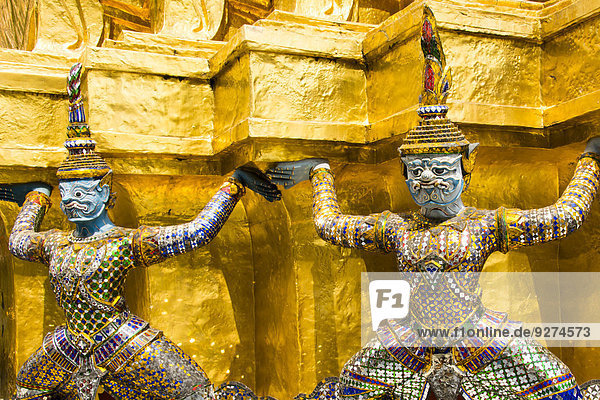 Tempelfiguren im Wat Phra Kaeo in Bangkok  Thailand