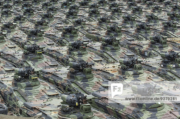 Schützenpanzer vom Typ Marder warten auf ihre Verschrottung  Rockensußra  Thüringen  Deutschland