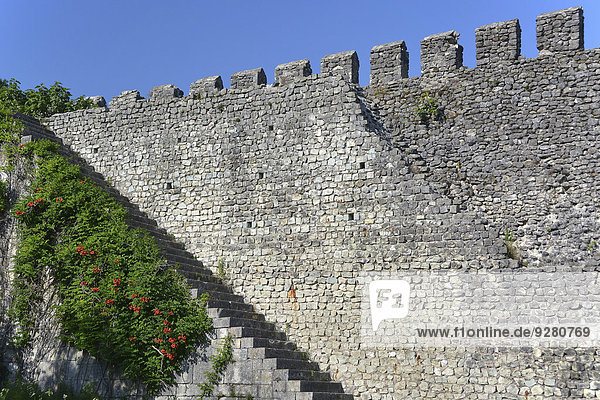 Mauern der historischen Festung Nokalakevi  bei Senaki  Region Samegrelo-Zemo Svaneti  Georgien