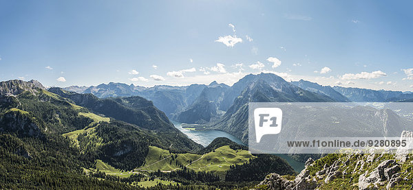 Ausblick auf den Königssee und Watzmann vom Jenner,  Nationalpark Berchtesgaden,  Berchtesgadener Land,  Oberbayern,  Bayern,  Deutschland