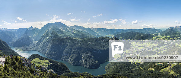 Ausblick auf den Königssee,  Watzmann und Schönau vom Jenner,  Nationalpark Berchtesgaden,  Berchtesgadener Land,  Oberbayern,  Bayern,  Deutschland