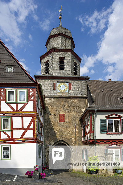 Mittlerer Torturm und Glockenturm  Burg und Schloss Braunfels  Altstadt  Braunfels  Hessen  Deutschland