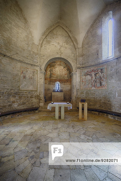 Innenansicht romanischer Karner Mödling Niederösterreich Österreich