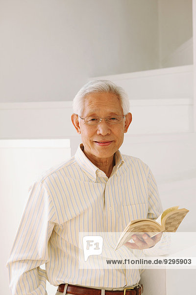 Senior Senioren Mann Buch Taschenbuch Erwachsener japanisch