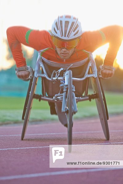 Sportler im para-athletischen Training