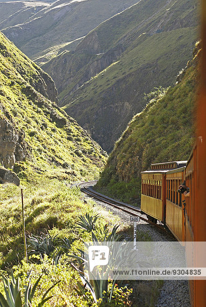 Andenbahn Nariz del Diablo  Ferrocarriles del Ecuador  Provinz Chimborazo  Ecuador