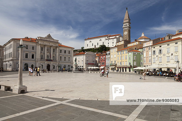Tartini Square with the Town Hall and the Church of St. George  Piran  Istria  Slovenia