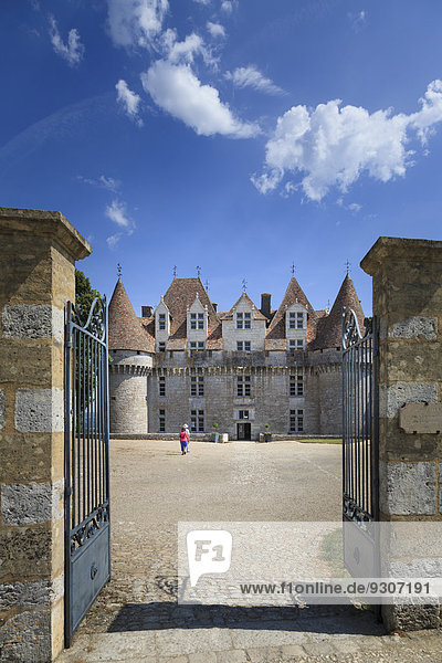 Gates to the courtyard and main entrance of the Chateau de Monbazillac  Monbazillac  Aquitaine  France
