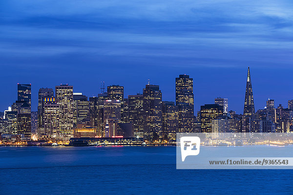 USA  California  San Francisco  Skyline in the evening