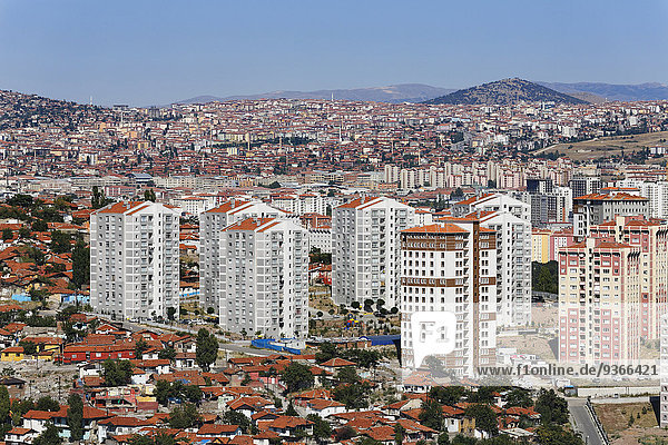 Türkei  Ankara  Blick auf die Stadt  Gecekondu Wohnung