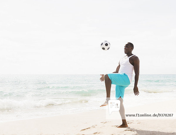 Mann Strand mischen Fußball Ball Spielzeug Mixed spielen