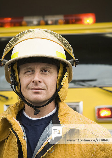 Europäer Kleidung Feuerwehrmann Helm