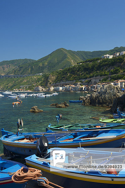 Fischereihafen Fischerhafen Außenaufnahme Hafen Europa Tag niemand Boot Meer Tradition Kalabrien Costa Viola Italien Mittelmeer Scilla