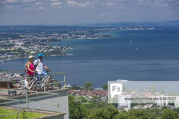 Frau Mann Fahrradfahrer Fahrrad Rad Bodensee Fahrrad fahren