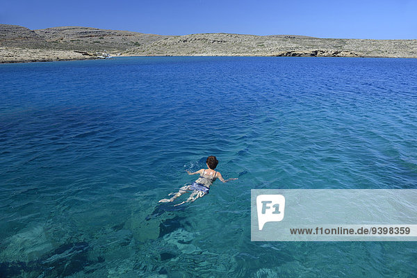 Europa Frau Strand Meer Insel schwimmen Griechenland Kreta griechisch