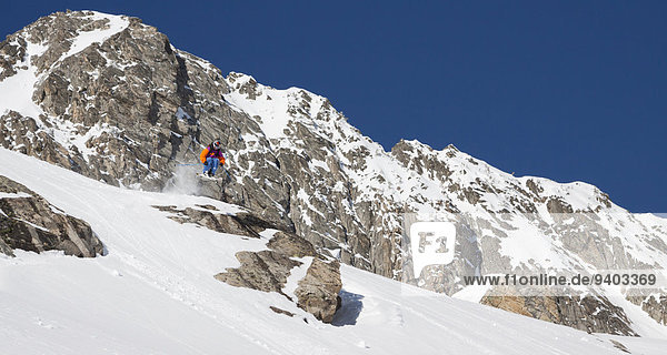 nahe Felsbrocken Skifahrer fangen Himmel groß großes großer große großen unbewohnte entlegene Gegend Bienenstock