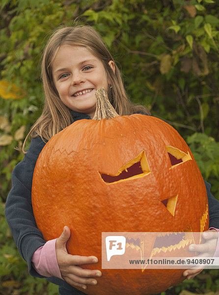 Portrait lächeln Laterne - Beleuchtungskörper Mädchen Halloween