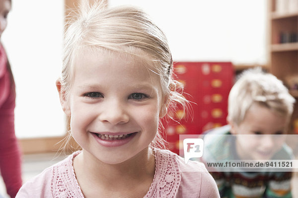 Kindergarten, Portrait, lächeln, klein, Mädchen