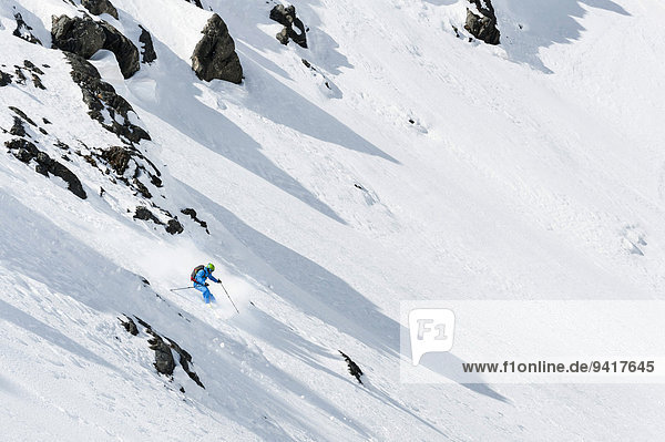 Mann Alpen Skisport Ski Hang steil