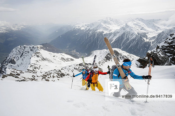 Berg Alpen Skisport querfeldein tief Schnee