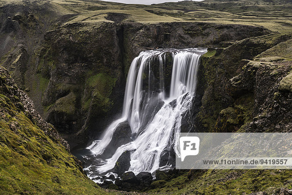 Wasserfall Fagrifoss auf dem Fluss Geirlandsá  Region Lakagigar  Vatnajökull-Nationalpark  Hochland  Island
