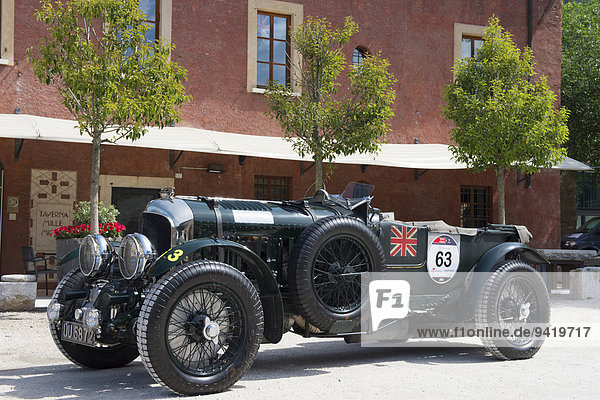 Bentley  4.5 Litre S. C.  Baujahr 1930  Mille Miglia Museum  Ausstellung  Oldtimer  Rennwagen  Autorennen Mille Miglia  Brescia  Lombardei  Italien