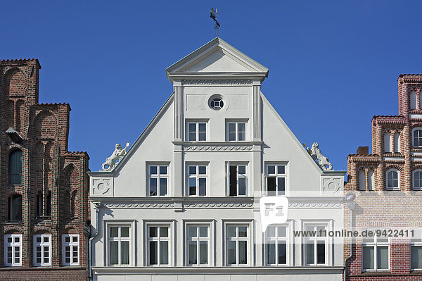 Hausfassade des Klassizismus um 1800  Lüneburg  Niedersachsen  Deutschland