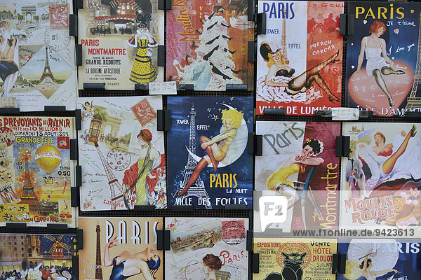 Poster an einem Kiosk  Moulin Rouge  Eiffelturm  Montmartre  Paris  Frankreich